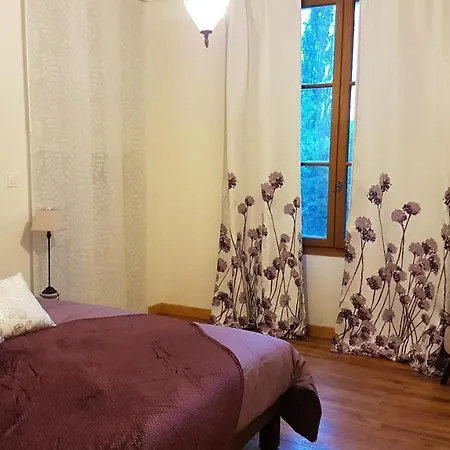 D'hotes Avec Jacuzzi St Ferreol Bed and breakfast